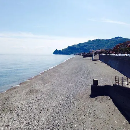 Colapesce Alojamento de Acomodação e Pequeno-almoço Santa Teresa Di Riva